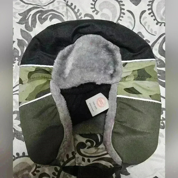 Kids winter hat! - Picture 1 of 3